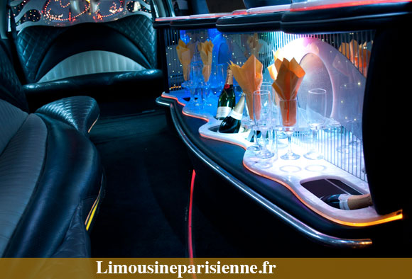Coin champagne et boissons pour une soirée en Hummer Limousine H3