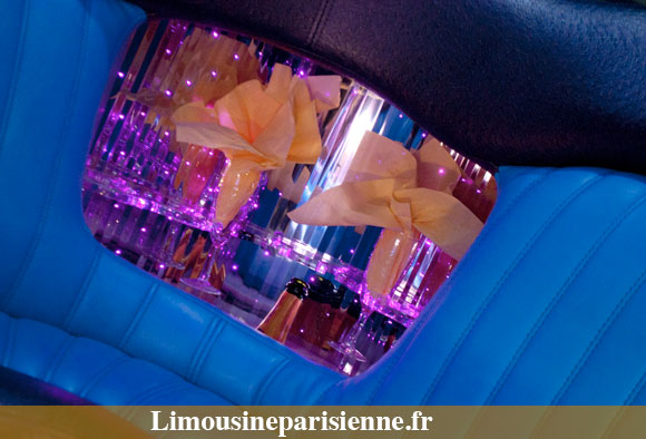 Coin champagne pour un Hummer H2 Limousine
