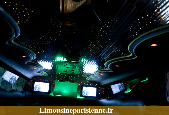 Ecrans vidéos à l'intérieur du Hummer H2